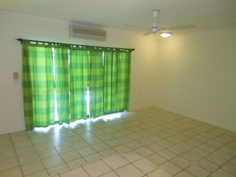 2/8 Crathern Close, Edge Hill QLD 4870