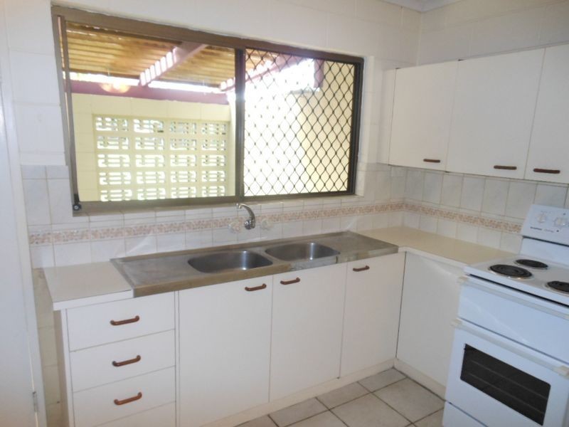 2/8 Crathern Close, Edge Hill QLD 4870