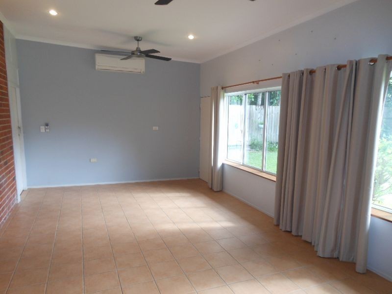 128 Upper Richardson Street, Whitfield QLD 4870