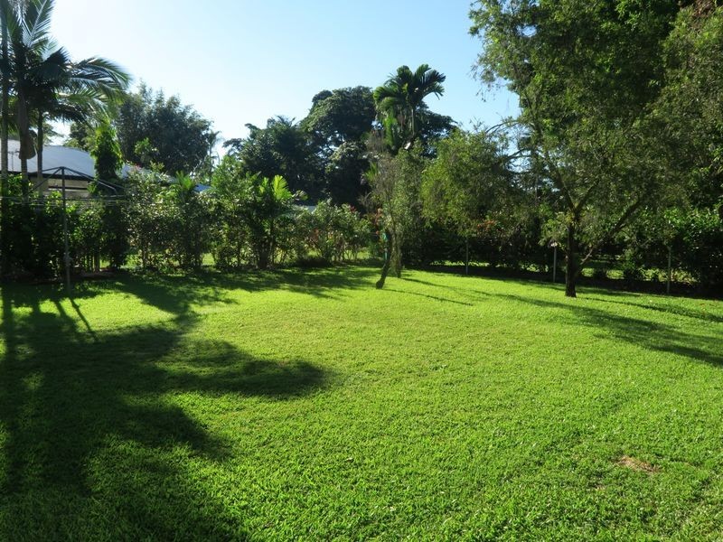 128 Upper Richardson Street, Whitfield QLD 4870