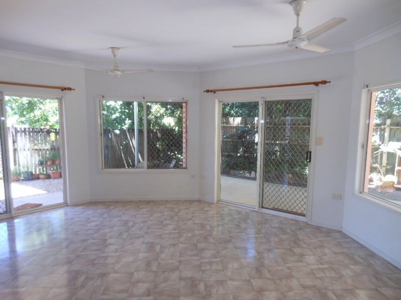 2/9 Glenlea Street, Edge Hill QLD 4870