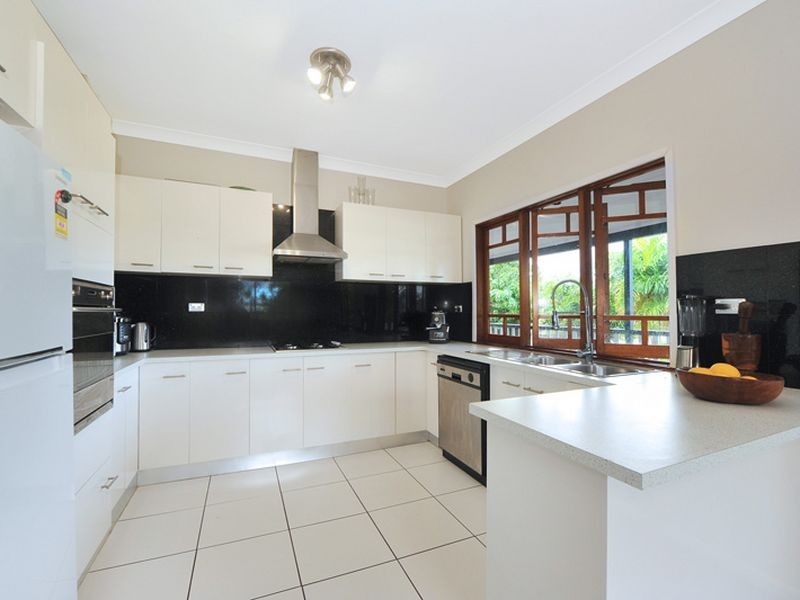 7 Torazzi Place (City View), Mooroobool QLD 4870