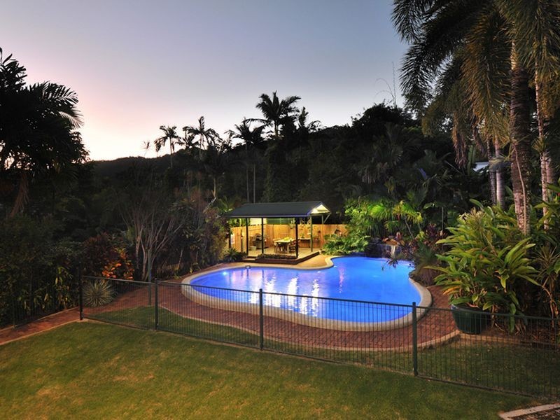 100 Collins Avenue, Edge Hill QLD 4870