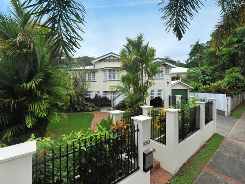 100 Collins Avenue, Edge Hill QLD 4870