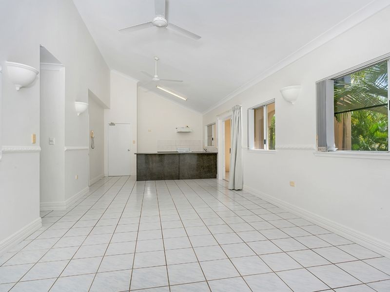 8/11 Springfield Crescent, Manoora QLD 4870