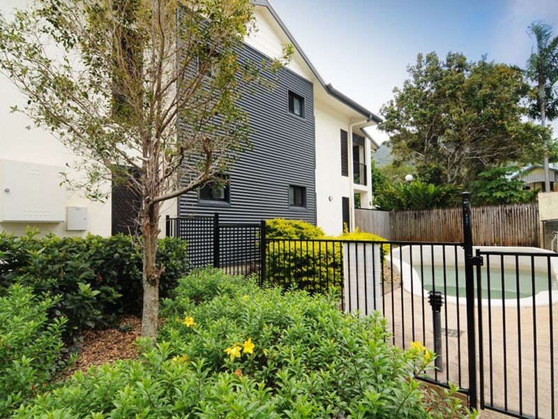 4/6 Short Street, Redlynch QLD 4870
