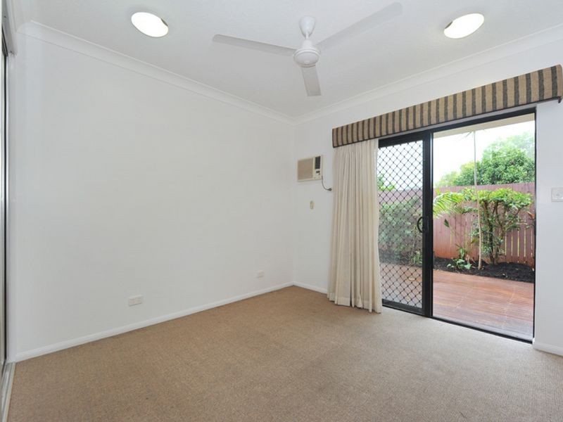 4/6 Short Street, Redlynch QLD 4870