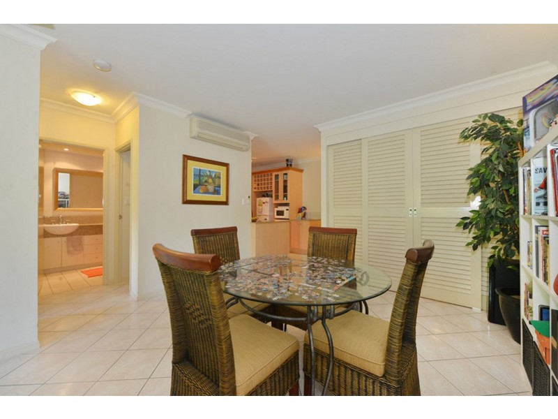 1125/2 Greenslopes Street, Cairns North QLD 4870