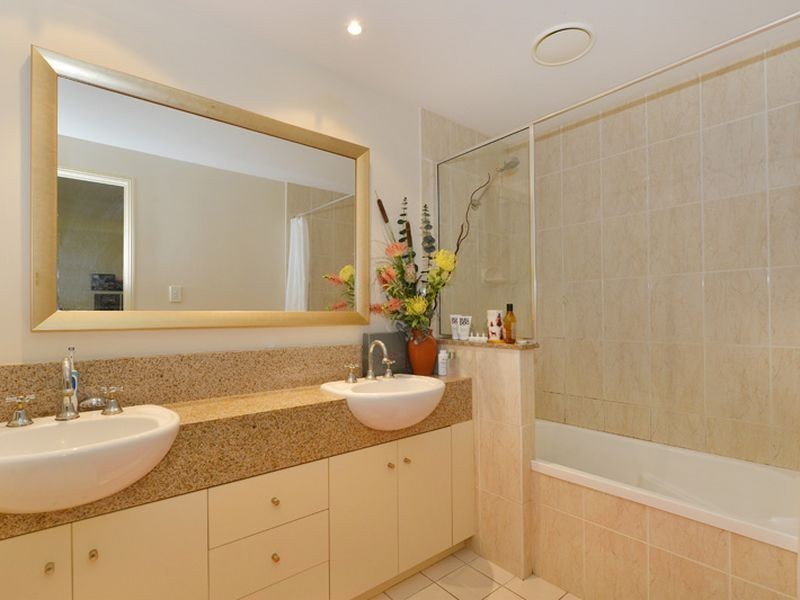 1125/2 Greenslopes Street, Cairns North QLD 4870