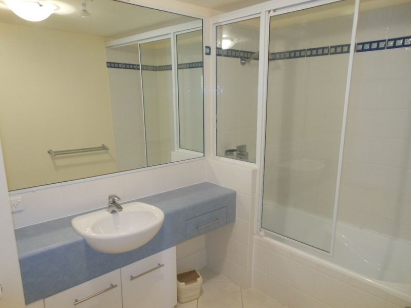 8/275 Esplanade, Cairns North QLD 4870