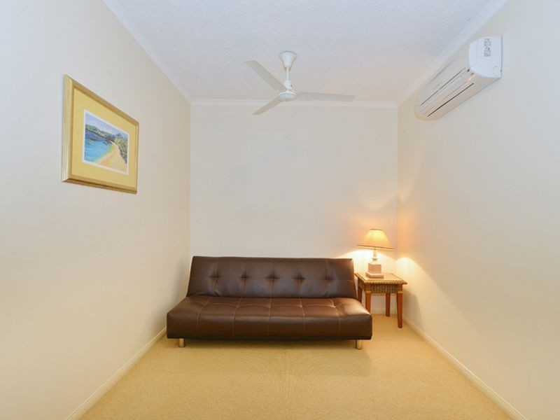 1724/2 Greenslopes Street, Cairns North QLD 4870