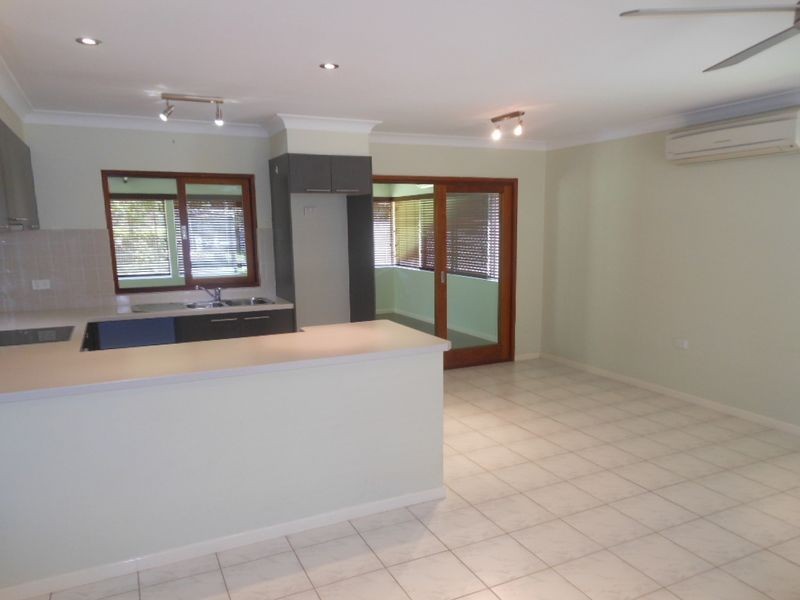 6 Trucano Close, Whitfield QLD 4870