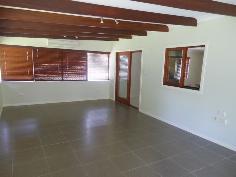 6 Trucano Close, Whitfield QLD 4870