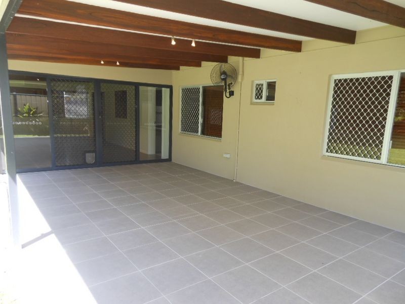 6 Trucano Close, Whitfield QLD 4870