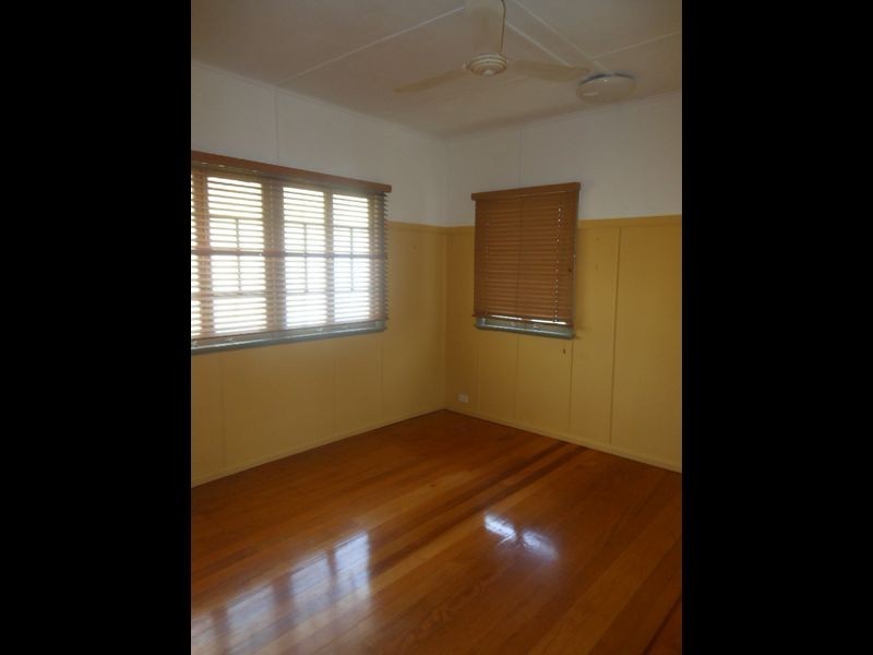 40 Jones Street, Westcourt QLD 4870