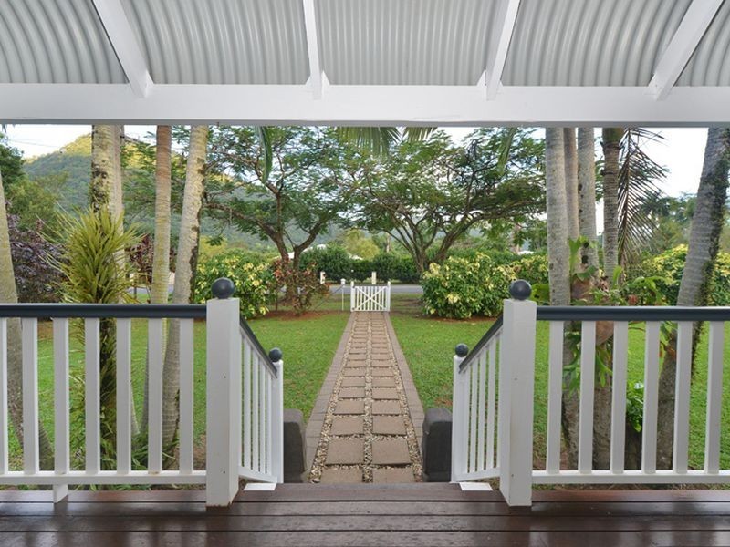103-105 Arthur Lyons Drive, Redlynch QLD 4870