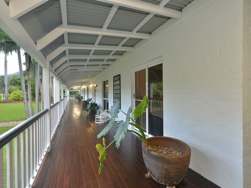 103-105 Arthur Lyons Drive, Redlynch QLD 4870
