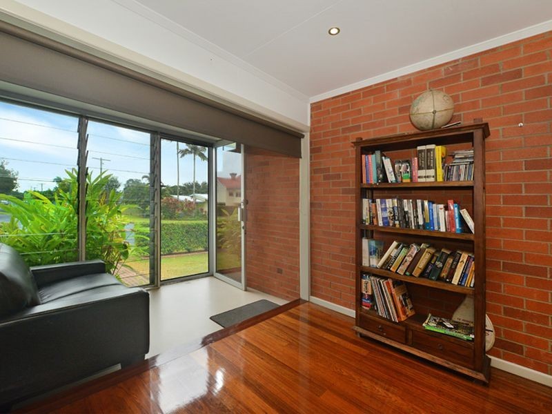 153 Jensen Street, Whitfield QLD 4870