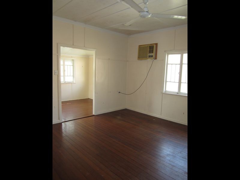 37 MacNamara, Manunda QLD 4870