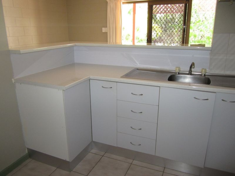 1/2 Hollett Street, Manunda QLD 4870