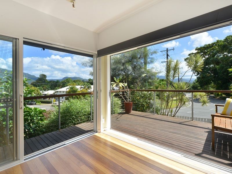 9 Old Smithfield, Freshwater QLD 4870