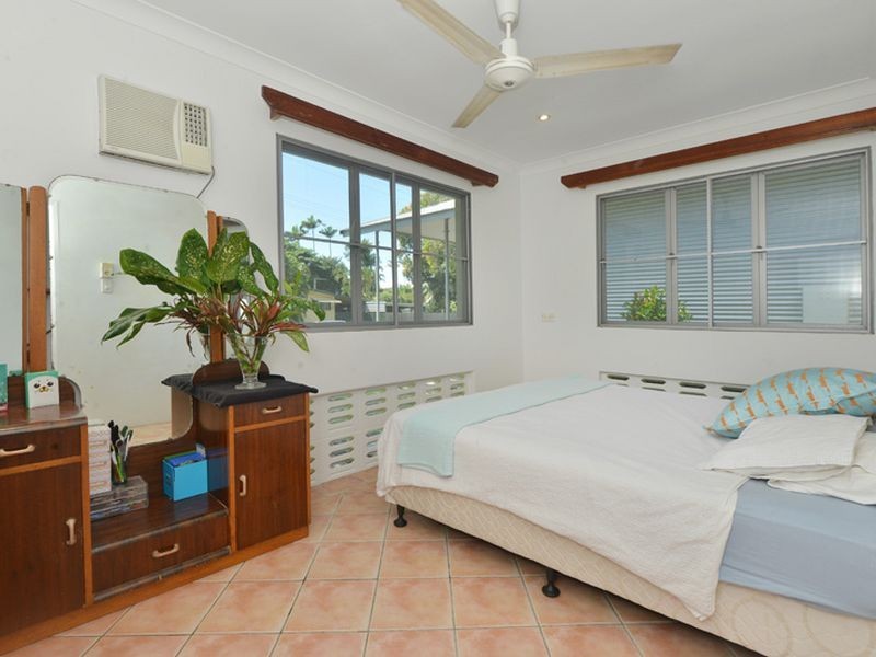 117 Upper Richardson Street, Whitfield QLD 4870