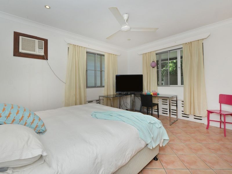 117 Upper Richardson Street, Whitfield QLD 4870