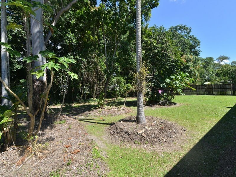117 Upper Richardson Street, Whitfield QLD 4870