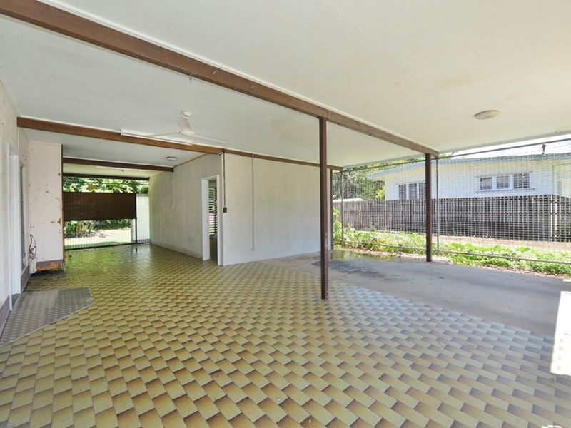 117 Upper Richardson Street, Whitfield QLD 4870