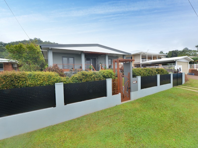 11 Ponticello Street, Whitfield QLD 4870