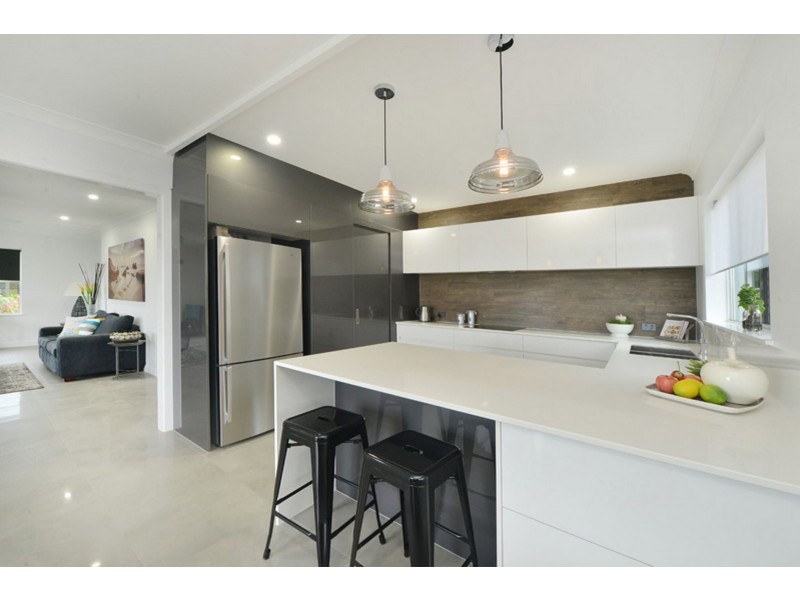 11 Ponticello Street, Whitfield QLD 4870