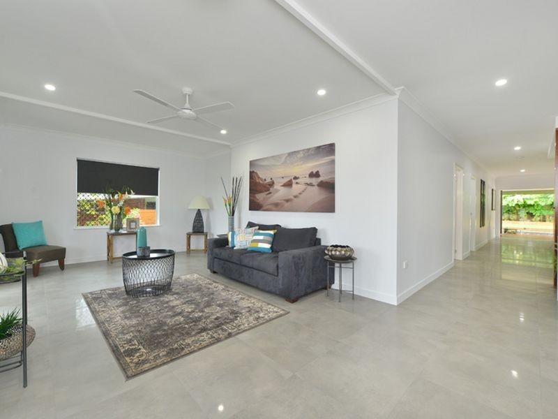 11 Ponticello Street, Whitfield QLD 4870