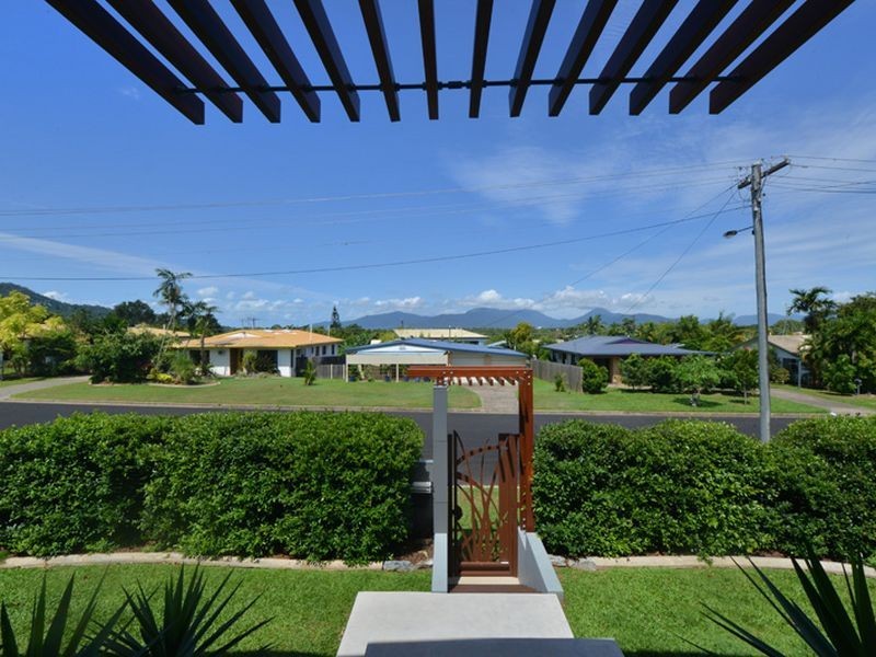 11 Ponticello Street, Whitfield QLD 4870