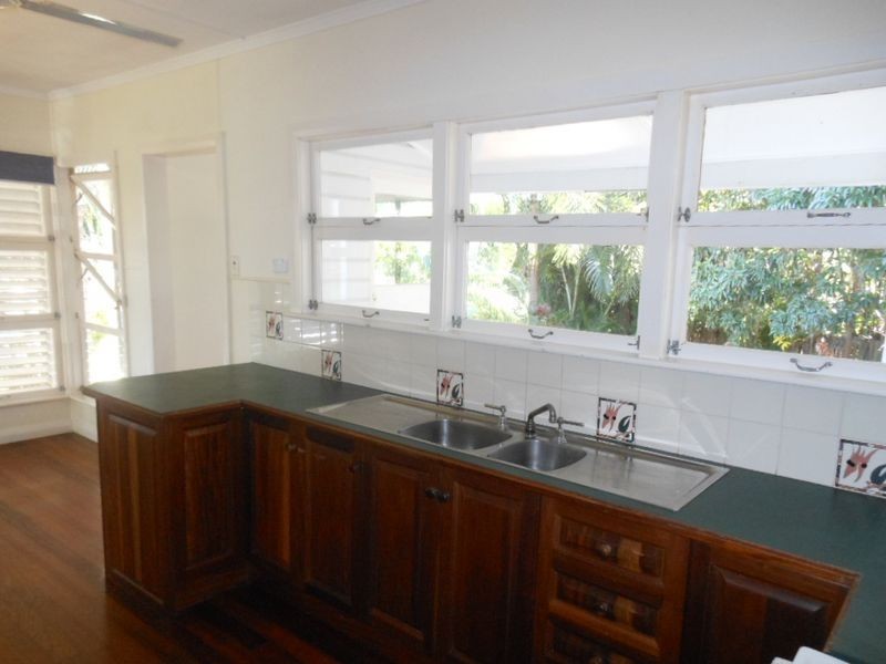 12 Egan Street, Manunda QLD 4870
