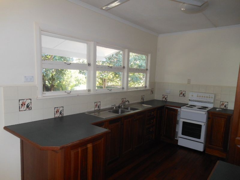 12 Egan Street, Manunda QLD 4870