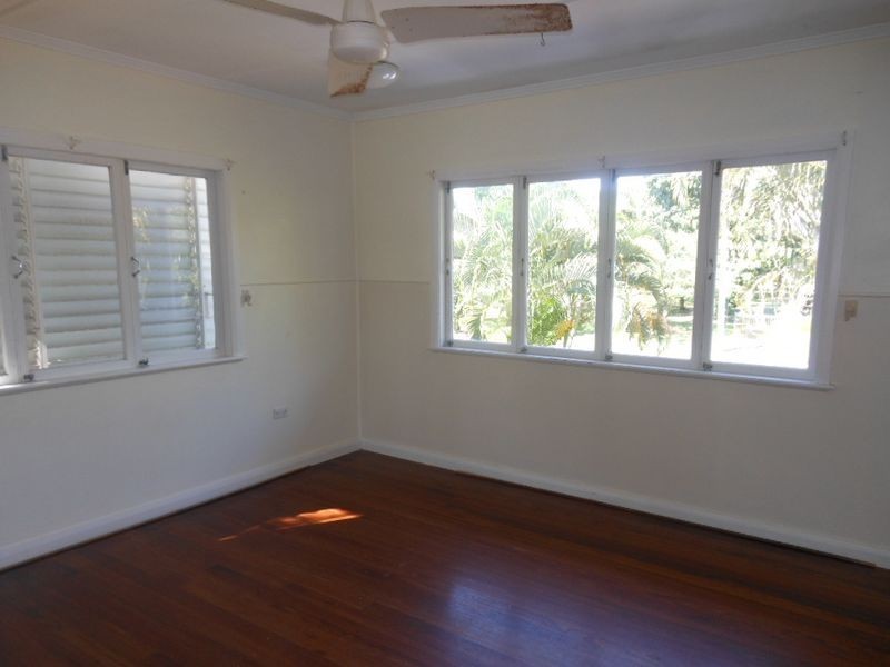 12 Egan Street, Manunda QLD 4870