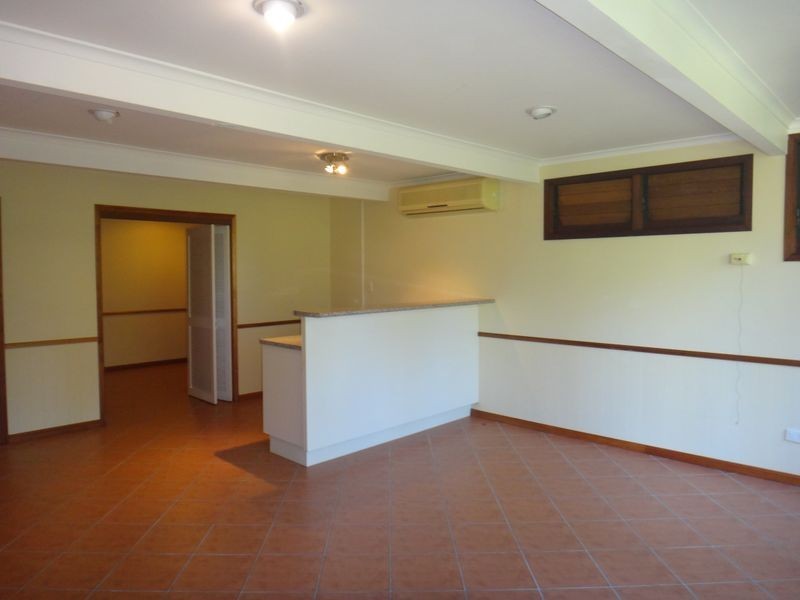 100 Hillview, Whitfield QLD 4870