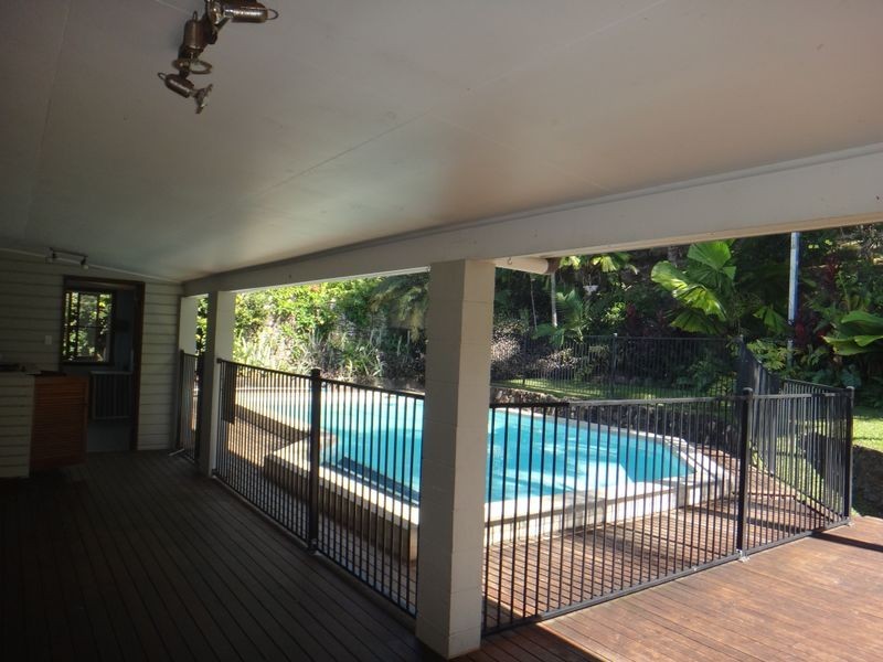 100 Hillview, Whitfield QLD 4870