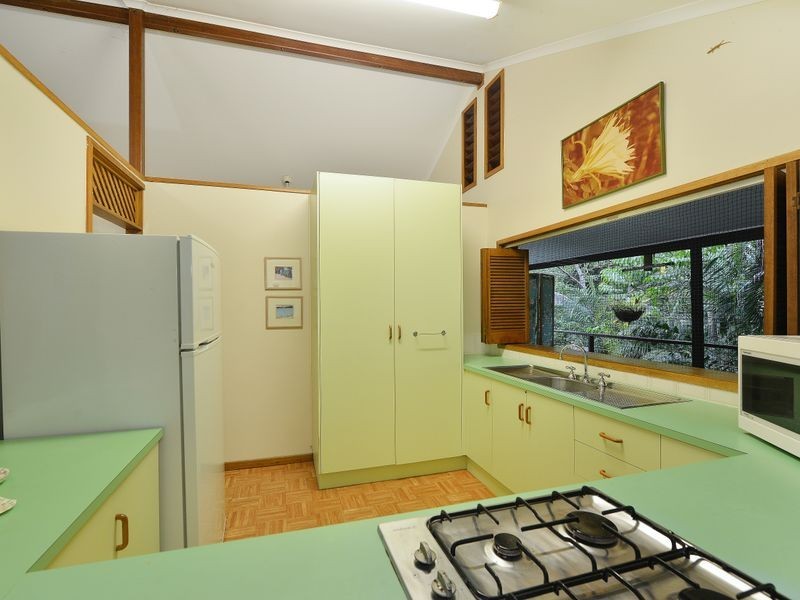 31-33 David Street, Machans Beach QLD 4878