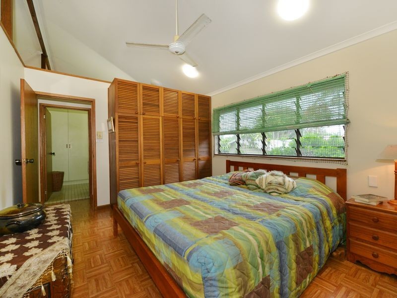 31-33 David Street, Machans Beach QLD 4878