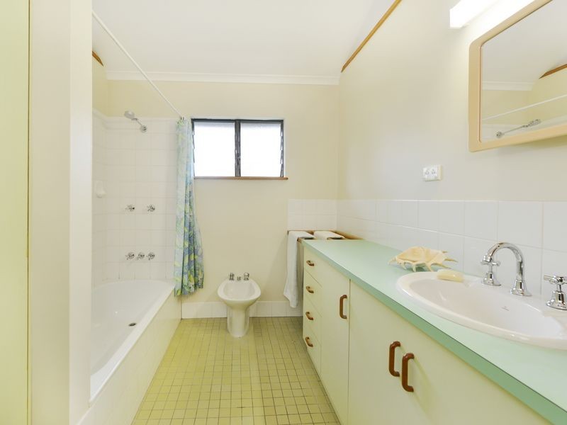 31-33 David Street, Machans Beach QLD 4878