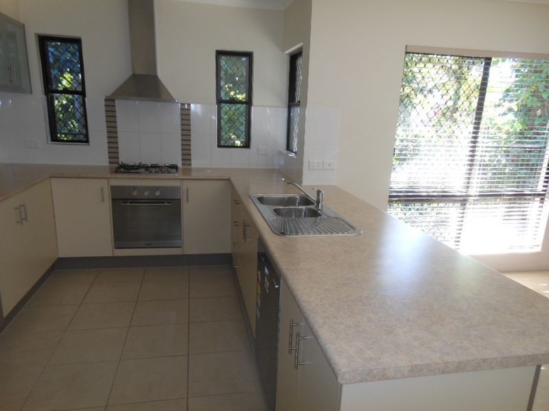 218 Greenslopes Street, Whitfield QLD 4870