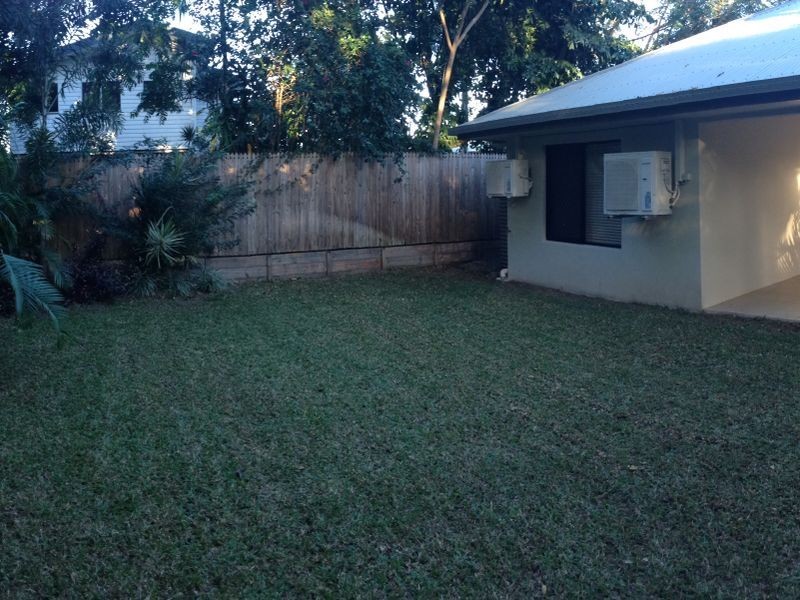 218 Greenslopes Street, Whitfield QLD 4870