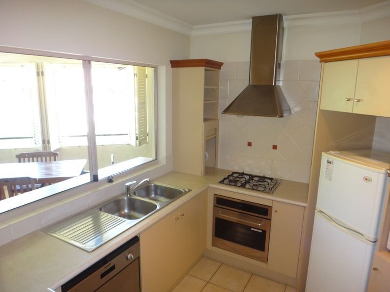 815/2 Greenslopes Street, Cairns North QLD 4870