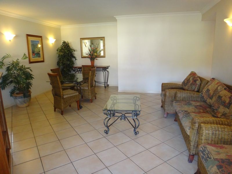 815/2 Greenslopes Street, Cairns North QLD 4870