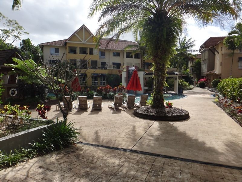 815/2 Greenslopes Street, Cairns North QLD 4870