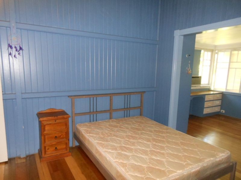 12 Machan Street, Machans Beach QLD 4878
