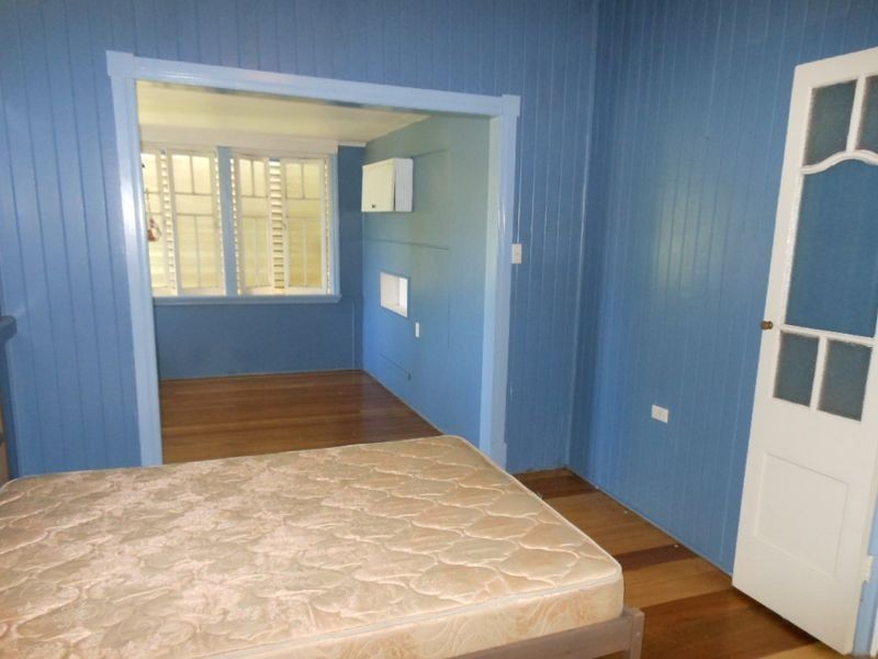 12 Machan Street, Machans Beach QLD 4878