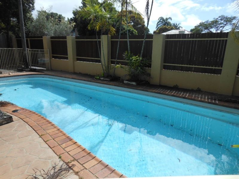 12 Machan Street, Machans Beach QLD 4878