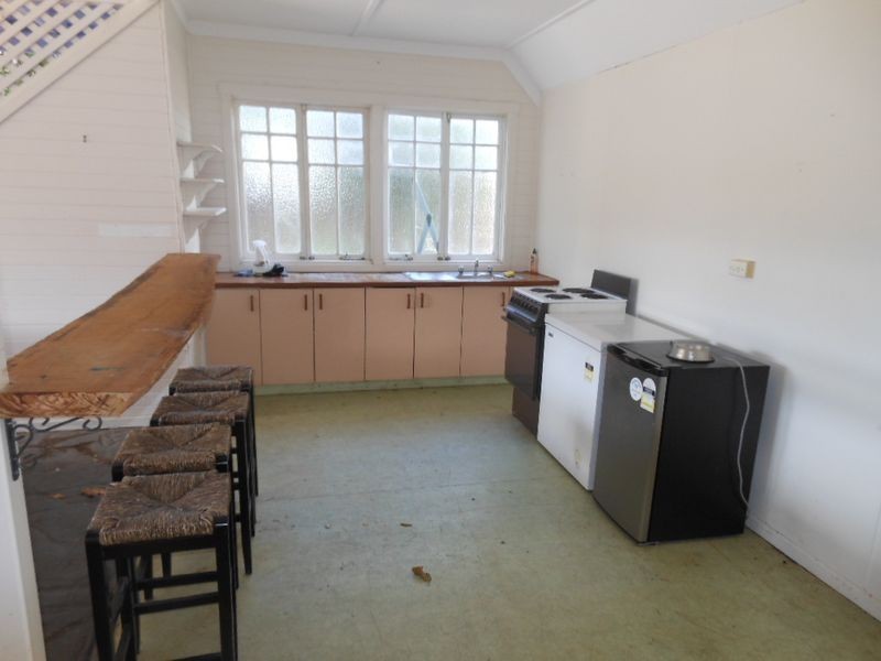 12 Machan Street, Machans Beach QLD 4878